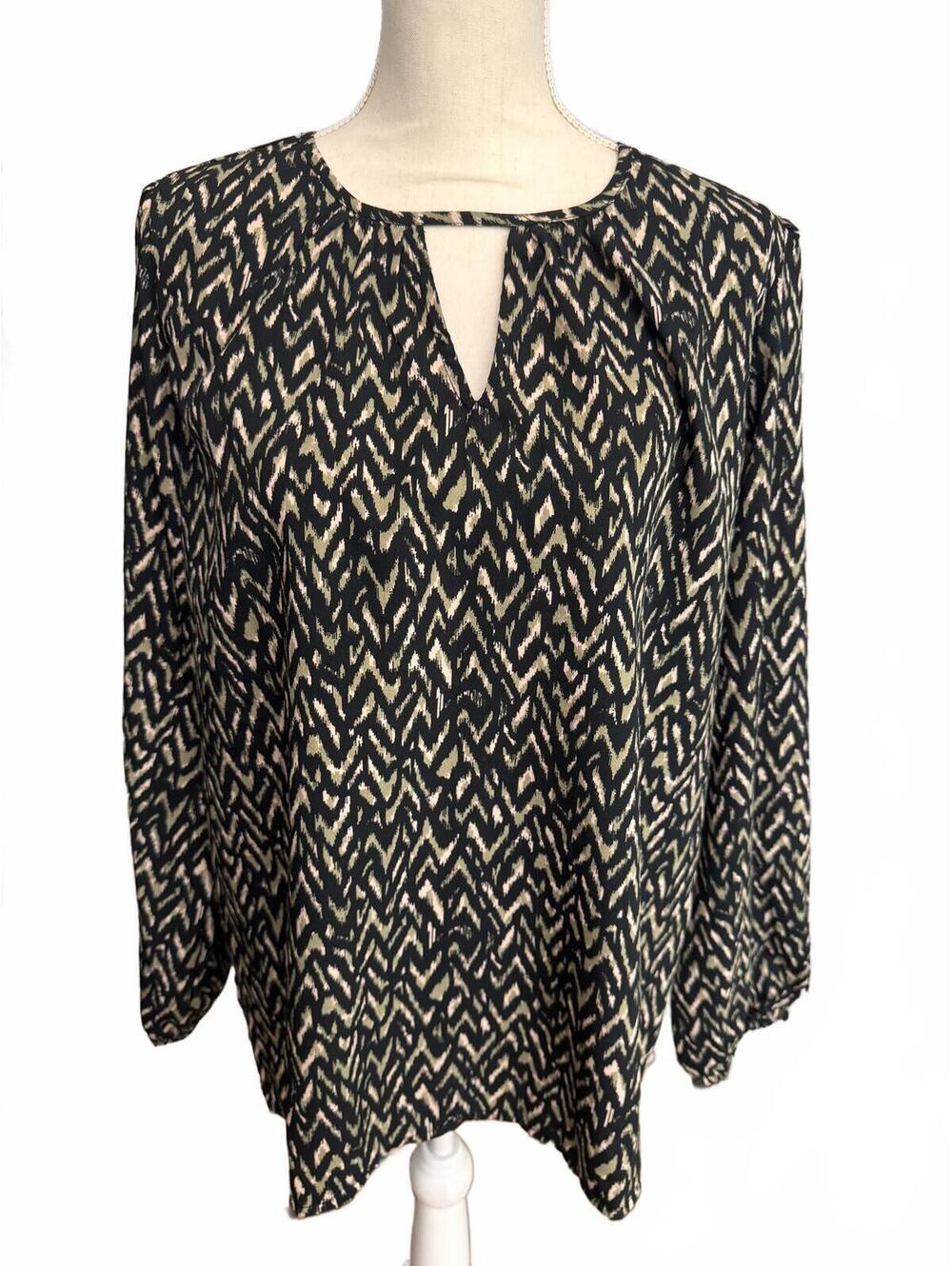 430 Maurices XL Long Sleeve 25" PTP Patterned Keyhole Neckline Blouse R0000430